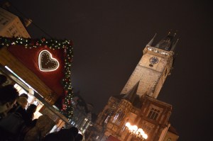 Torre del reloj en la plaza vieja