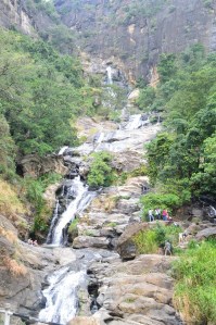 Cascada desde la carretera