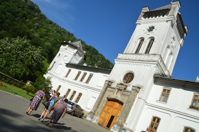 Entrada al monasterio - Entrance to the monastery