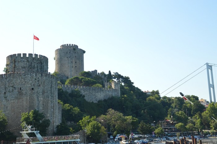 Fortaleza sobre el Bosforo - Fortress along the Bosphorus