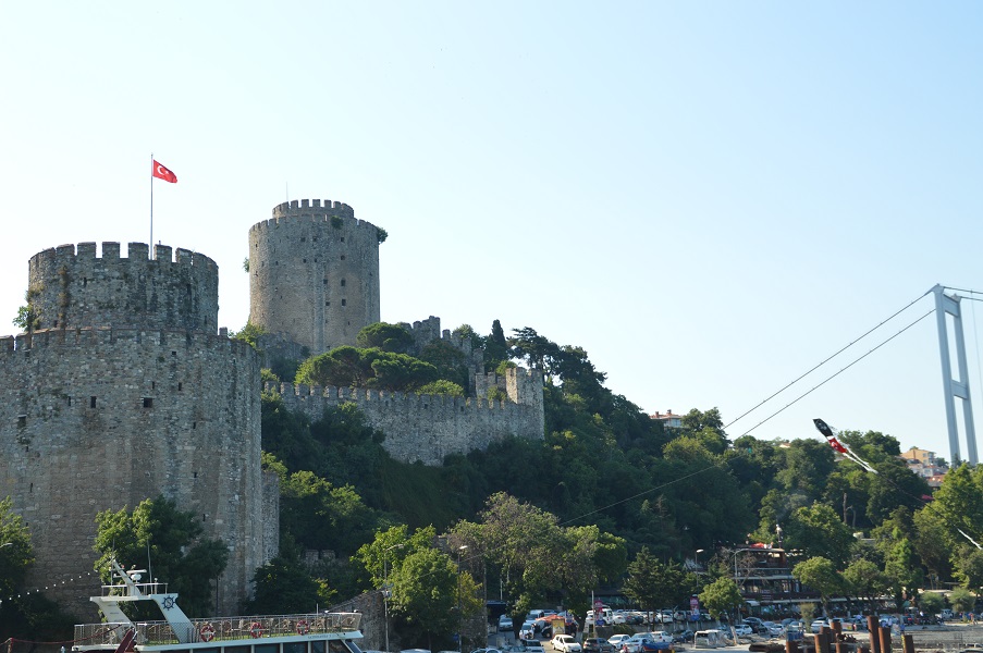Fortaleza sobre el Bosforo - Fortress along the Bosphorus