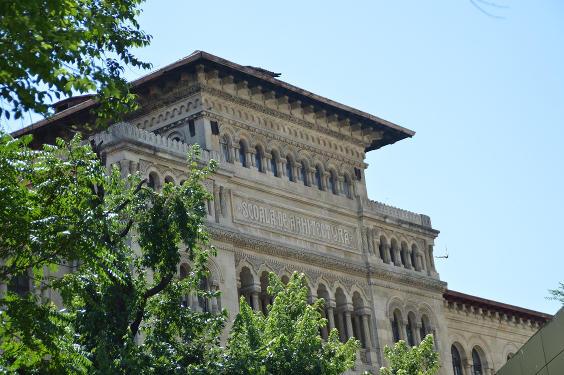 Universidad - University