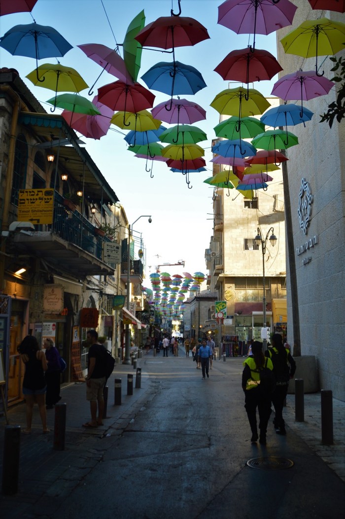 Paseando por la ciudad nueva - Walking in the new city