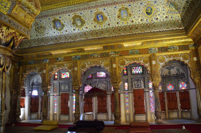 Dentro del palacio - Inside of the palace