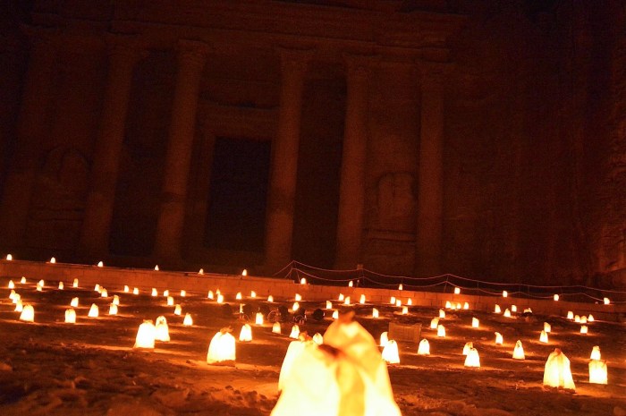 El tesoro iluminado con velas - The treasury iluminated with candles