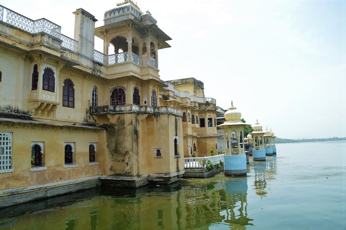 Palacios en el lago Pichola - Palaces by the lake Pichola